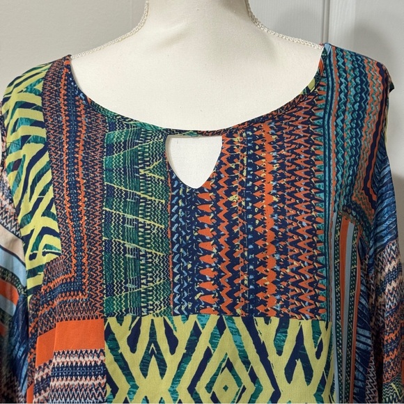 Blue and Green Boxy Tunic with Cut Out Details, size 26/28W - Picture 2 of 9